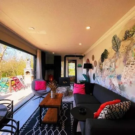 빌라 White Tinyhouse *